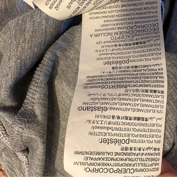 Under Armour Long Sleeve Dry Fit Zip Up Top Lightweight in Grey and White Size M - Picture 8 of 10